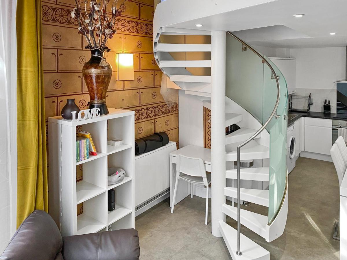 Rare 1-bed Church Converted In Appartement Londres