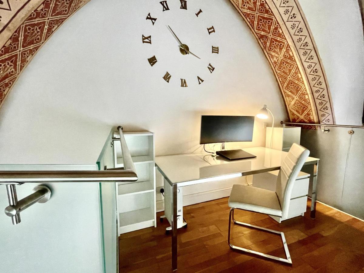 Rare 1-bed Church Converted In Appartement Londres